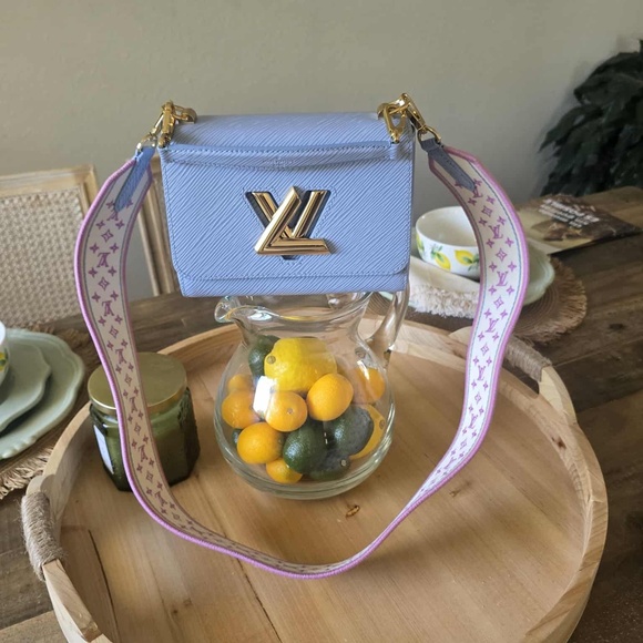 Louis Vuitton purse - Picture 7 of 8